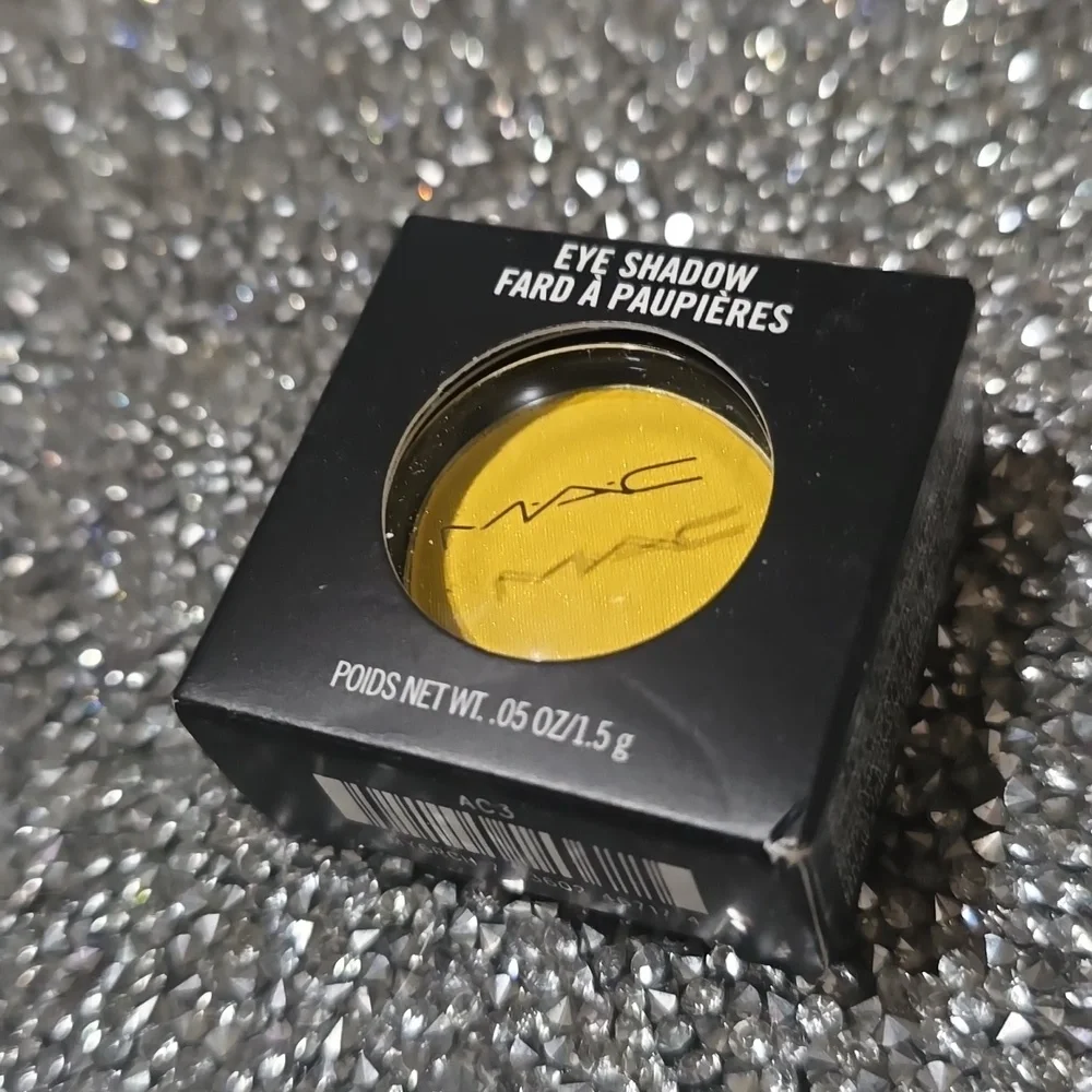 🧚‍♀️MEMORIES OF SPACE Mac Eyeshadow Single NWT